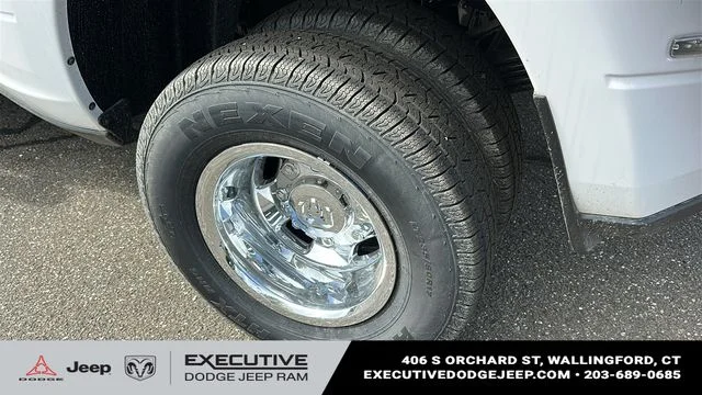 New 2026 Bright White Clear-Coat Exterior Paint RAM Tradesman image 8