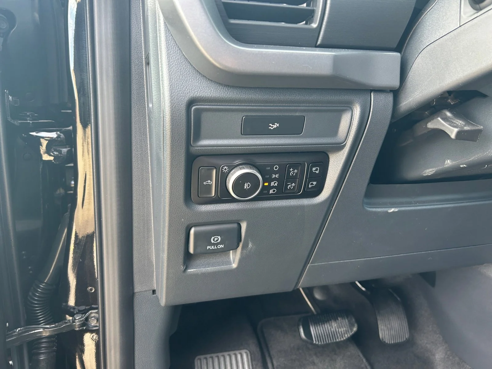 New 2026 Agate Black Metallic Ford XLT image 16