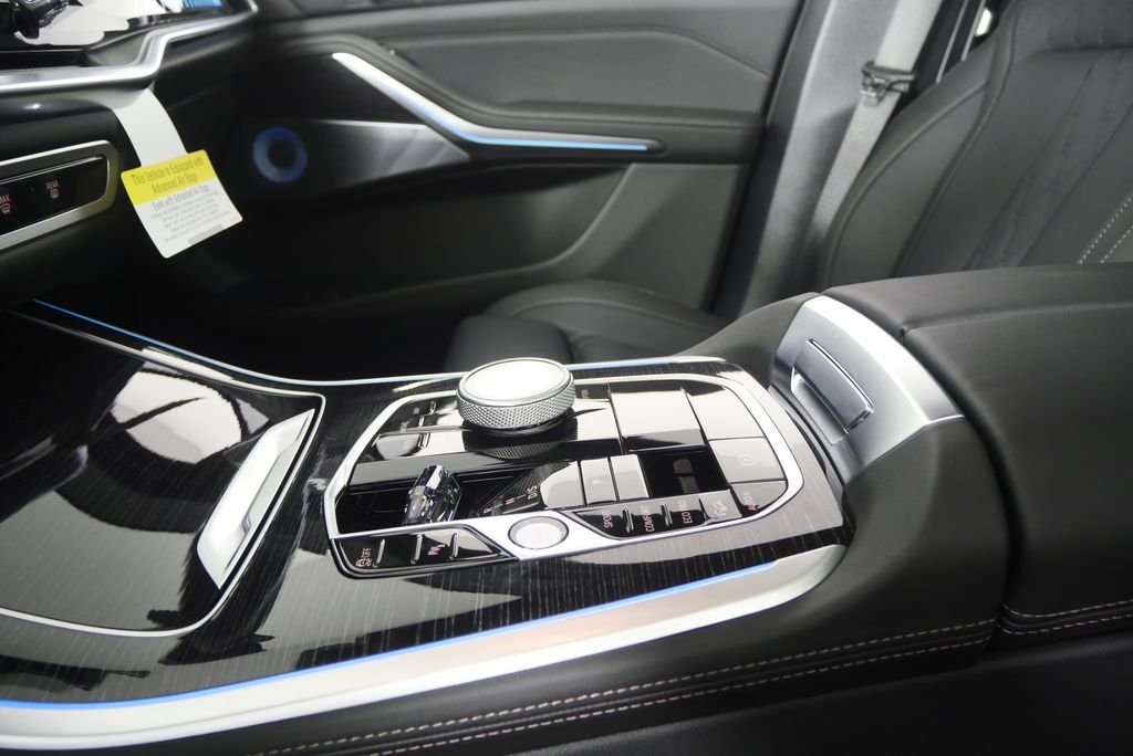 New 2026 Black Sapphire Metallic BMW M60i image 21
