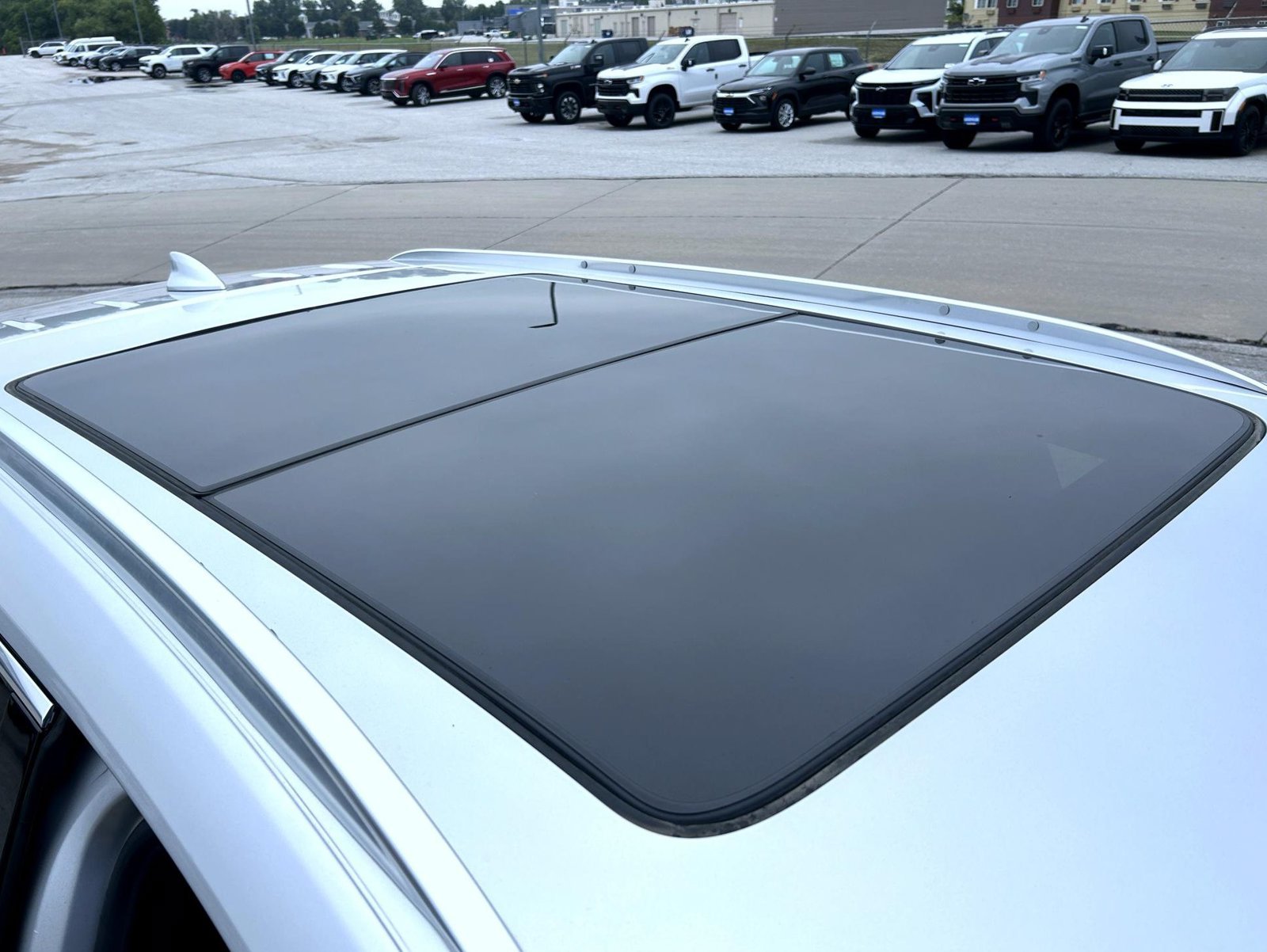 Used 2020 Silver Cadillac Premium Luxury image 14