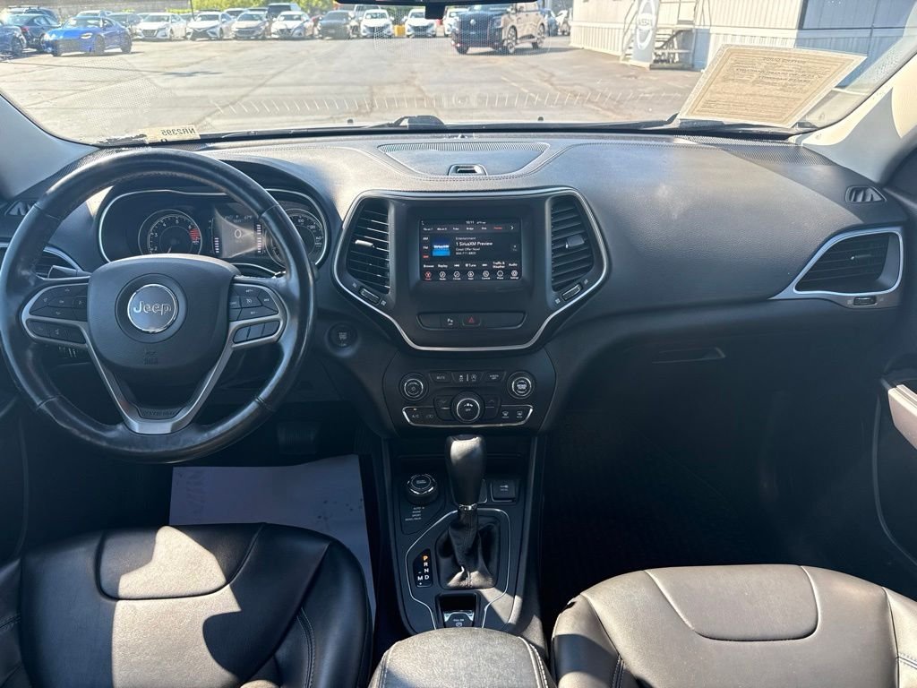 Used 2020 Silver Jeep Latitude Plus image 15