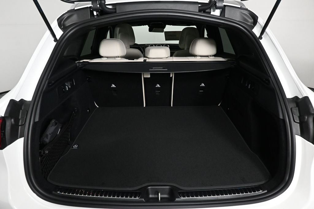 New 2026 Polar White Mercedes-Benz GLC 300 image 29