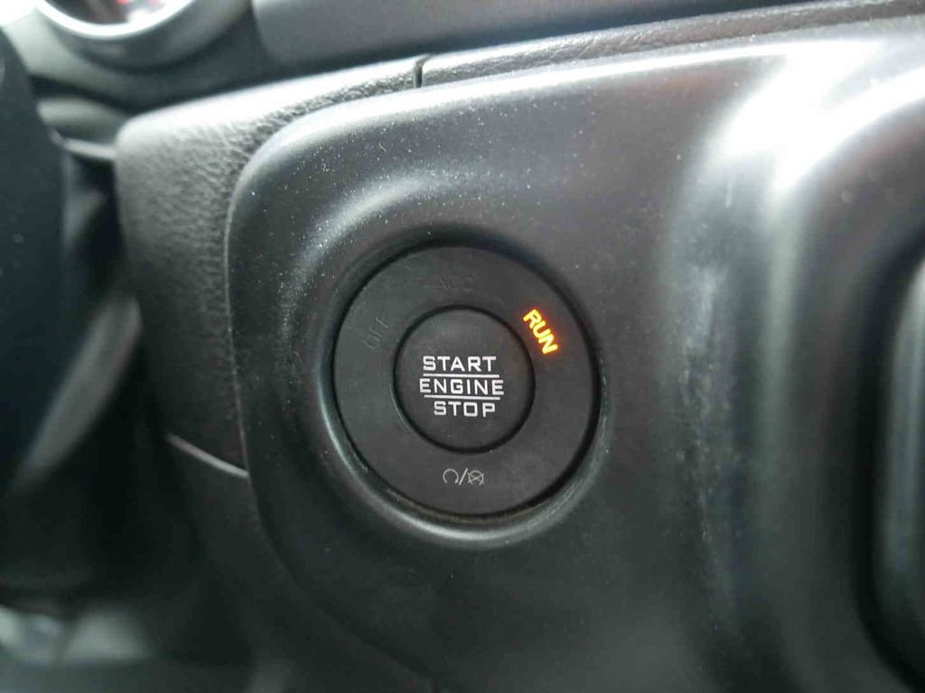 Used 2022 Blue Jeep Mojave image 35