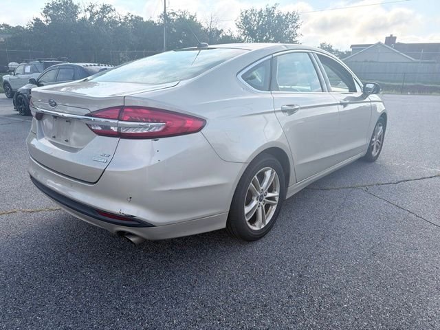 Used 2018 Gold Ford SE image 3