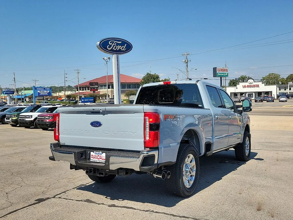 New 2026 Glacier Gray Metallic Tri-Coat Ford F-250® Lariat® image 5