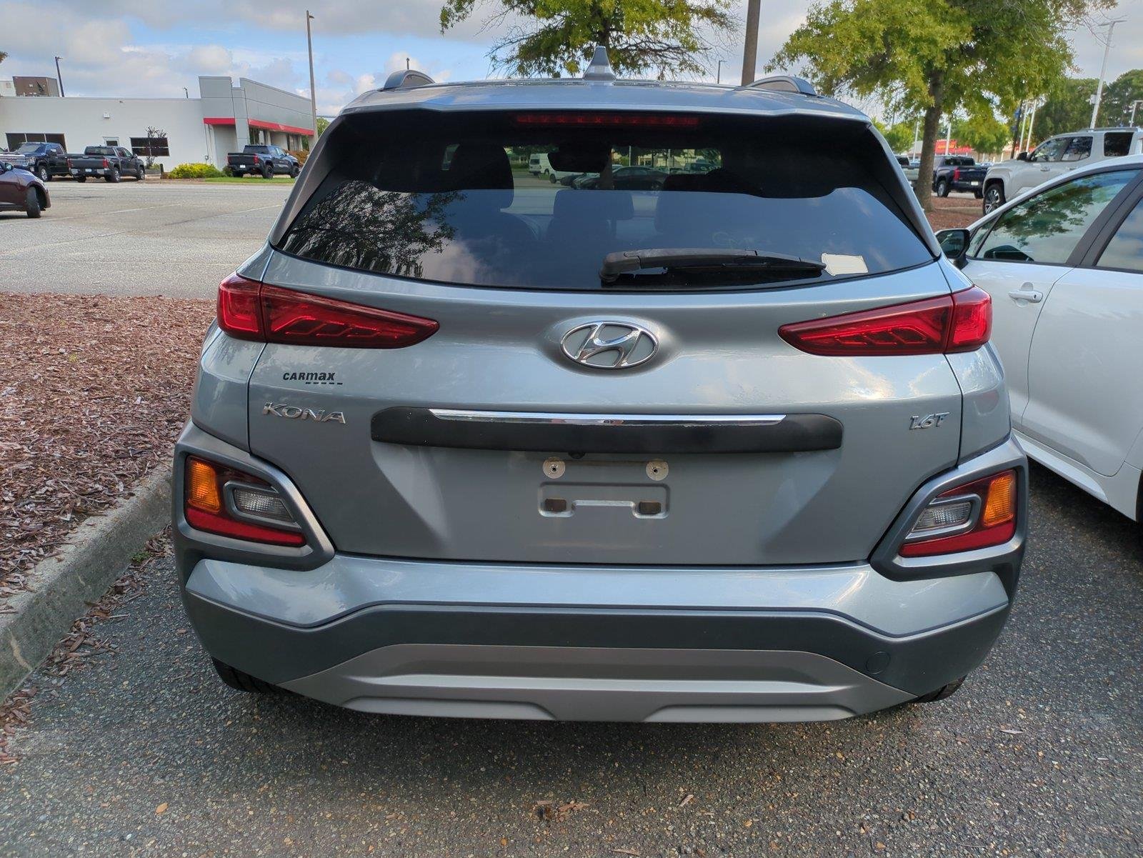 Used 2020 Sonic Silver Hyundai Limited image 4