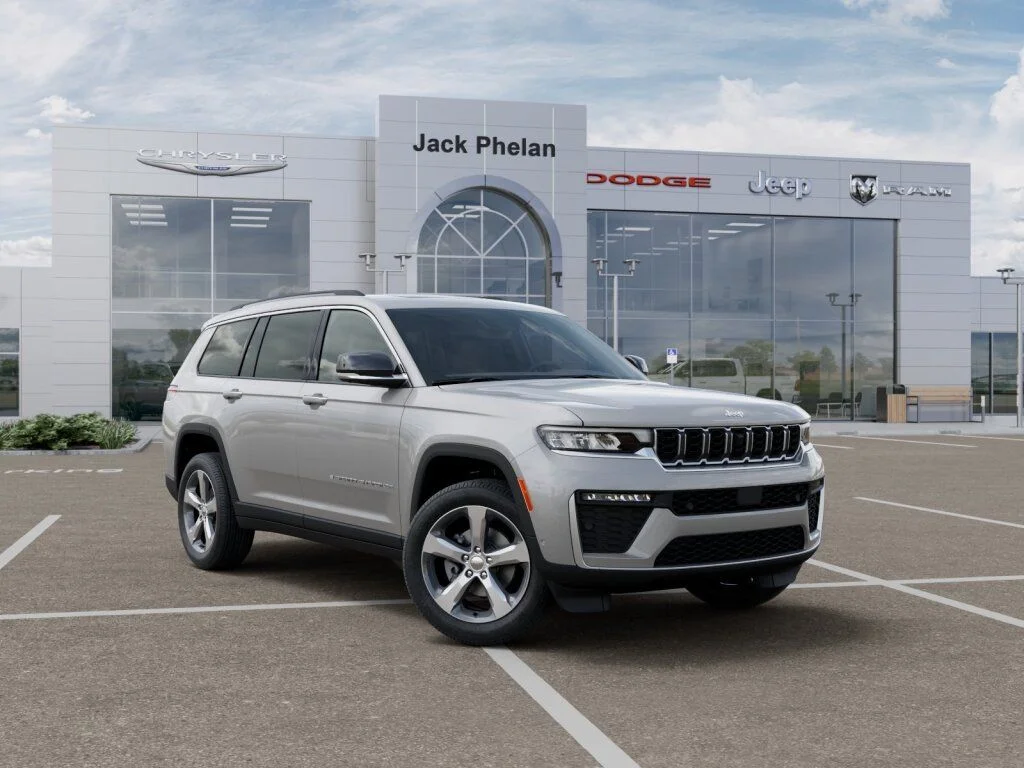 New 2026 Silver Zynith Exterior Paint Jeep Limited image 5