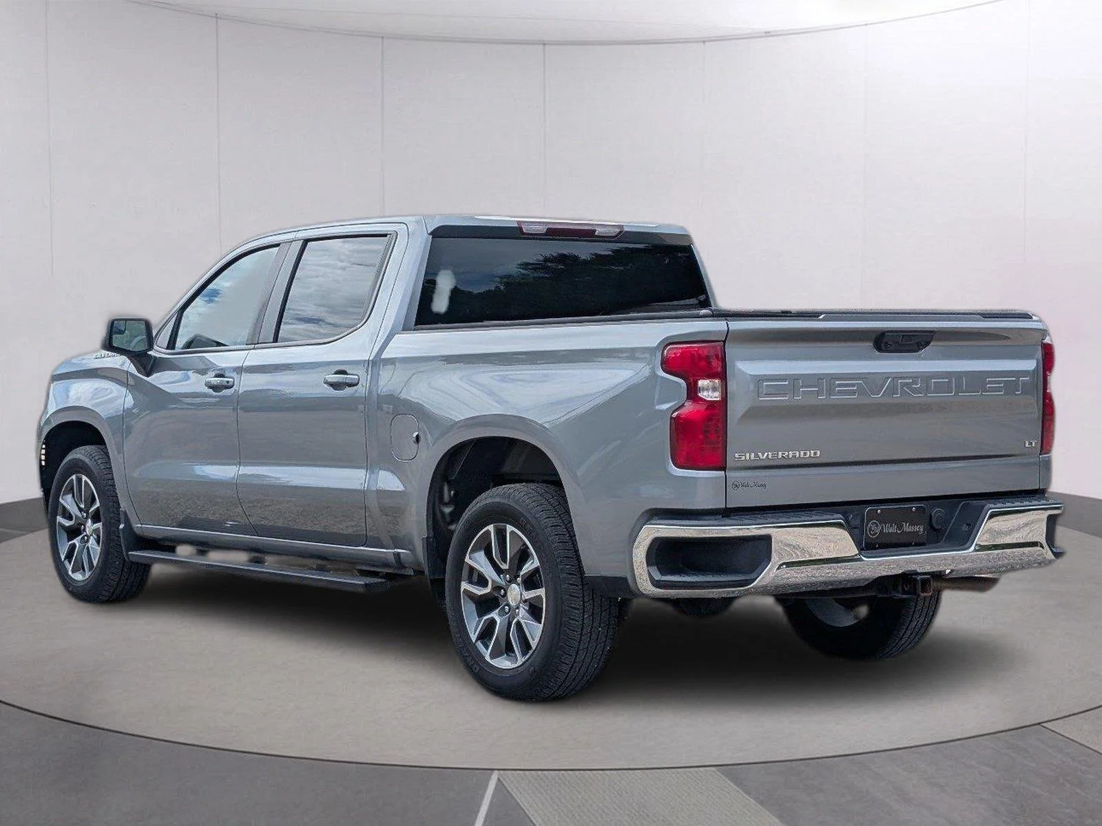 Used 2023 STERLING GRAY METALLIC Chevrolet LT image 3