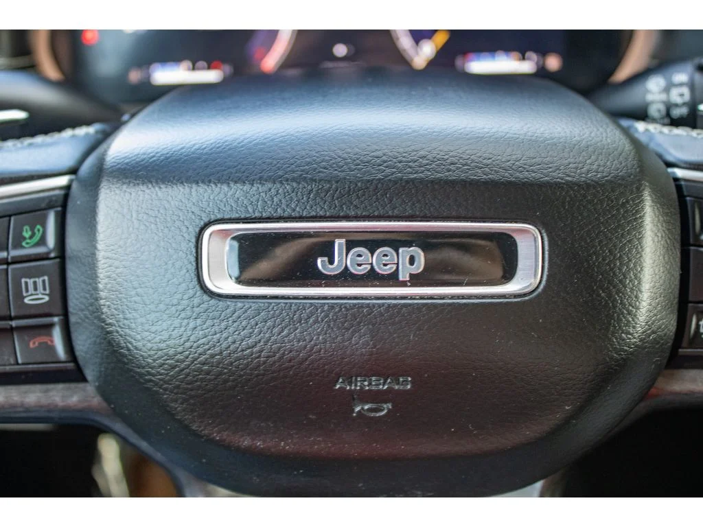 Used 2021 Bright White Clearcoat Jeep Limited image 39