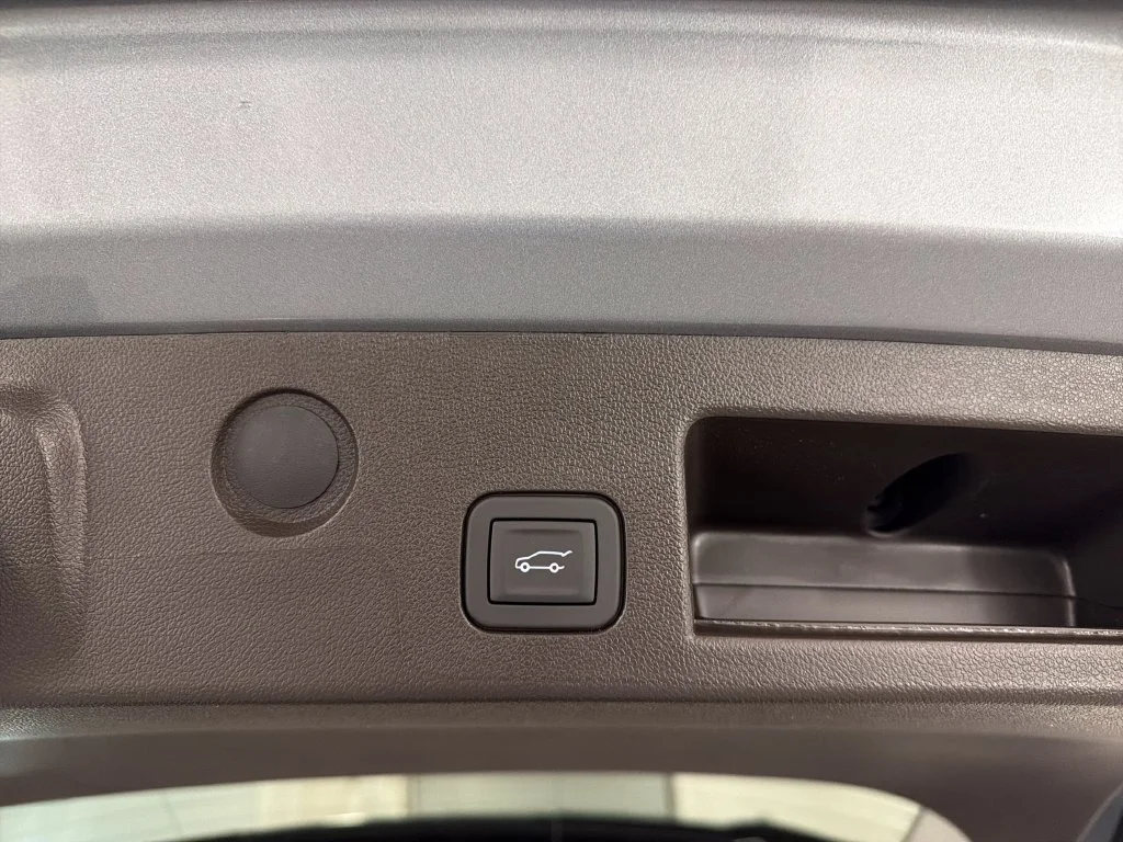 2027 GMC Terrain Denali - Photo 9