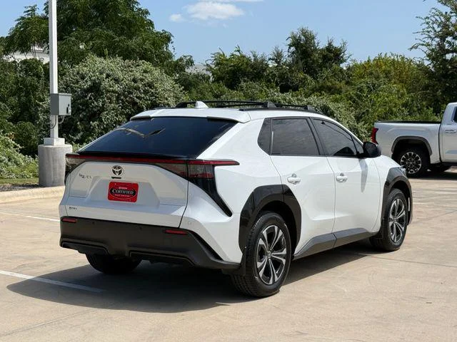 Certified Used 2024 WIND CHILL PEARL Toyota XLE image 35