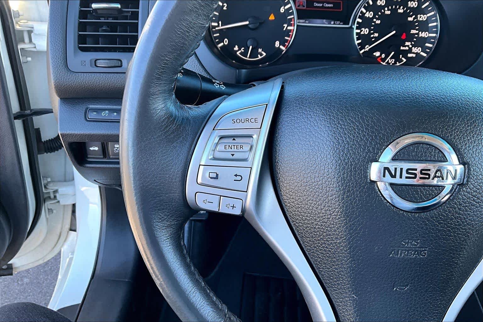 Used 2017 Pearl White Nissan 2.5 SV image 24