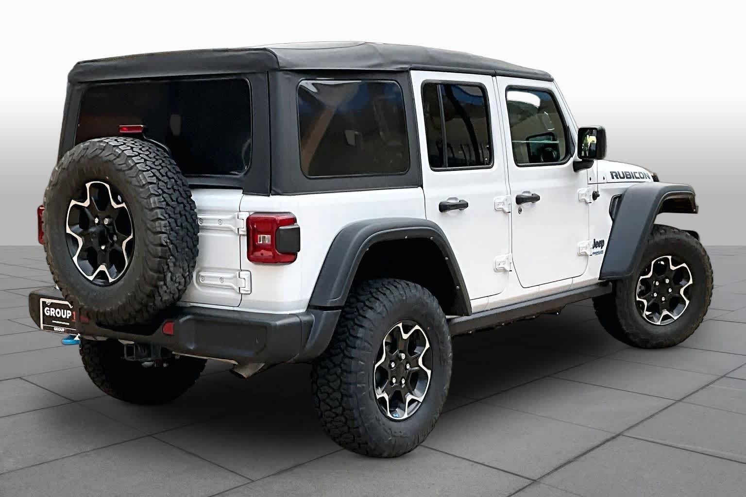 Used 2022 Bright White Clearcoat Jeep Unlimited Rubicon image 13