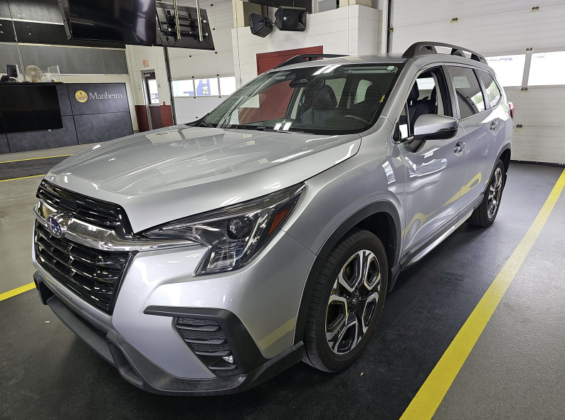 2023 Subaru Ascent Limited 7 Passenger's photo