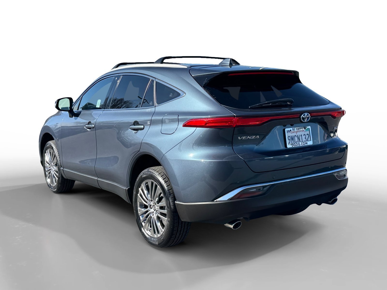 Used 2024 Coastal Gray Toyota XLE image 3