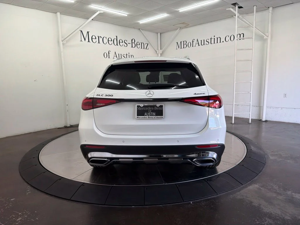 New 2027 White Mercedes-Benz GLC 300 image 6