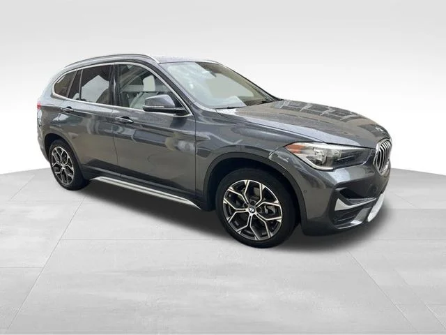 Used 2022 Mineral Grey Metallic BMW sDrive28i image 4