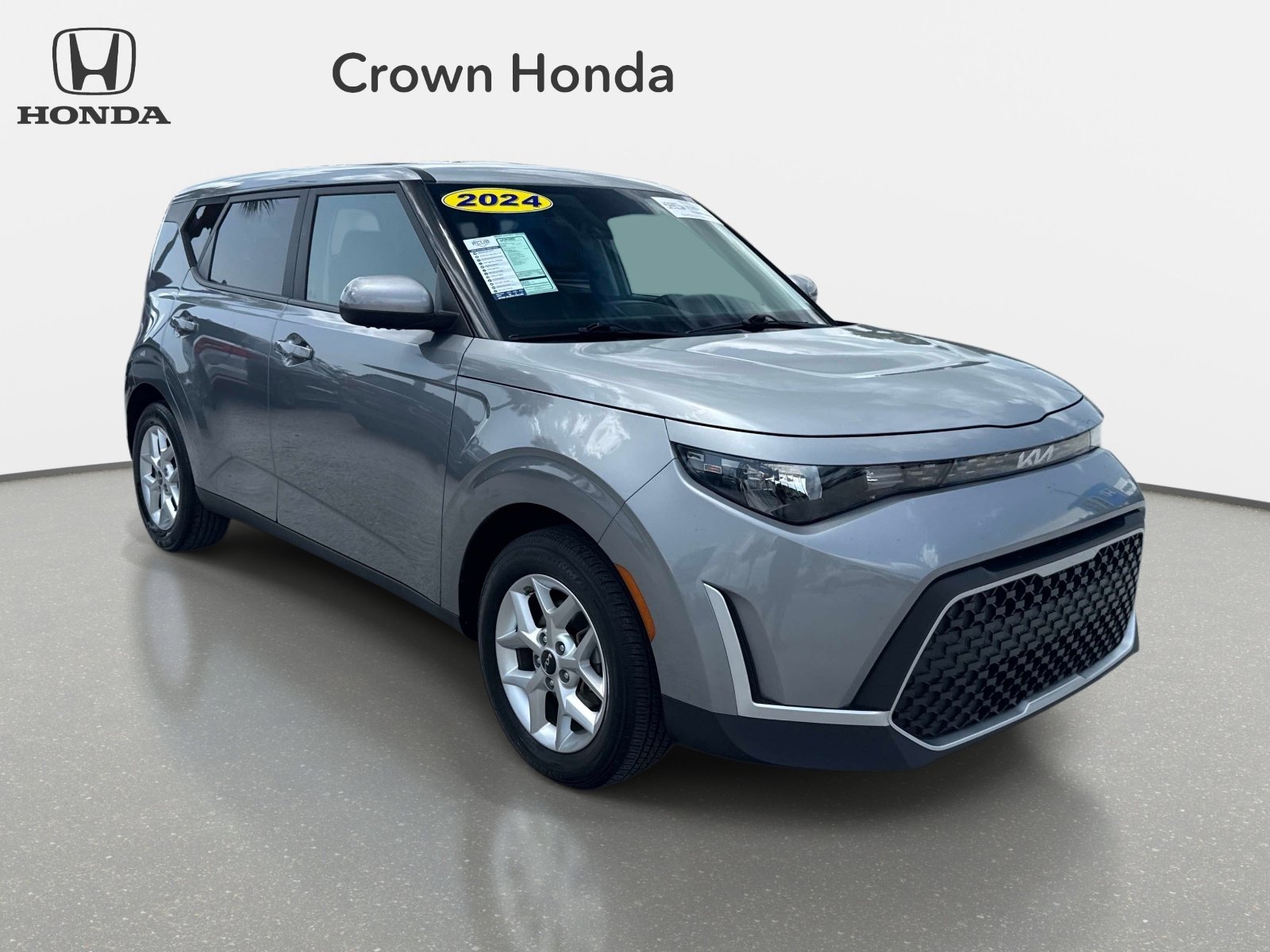 Used 2024 Steel Gray Kia LX image 6