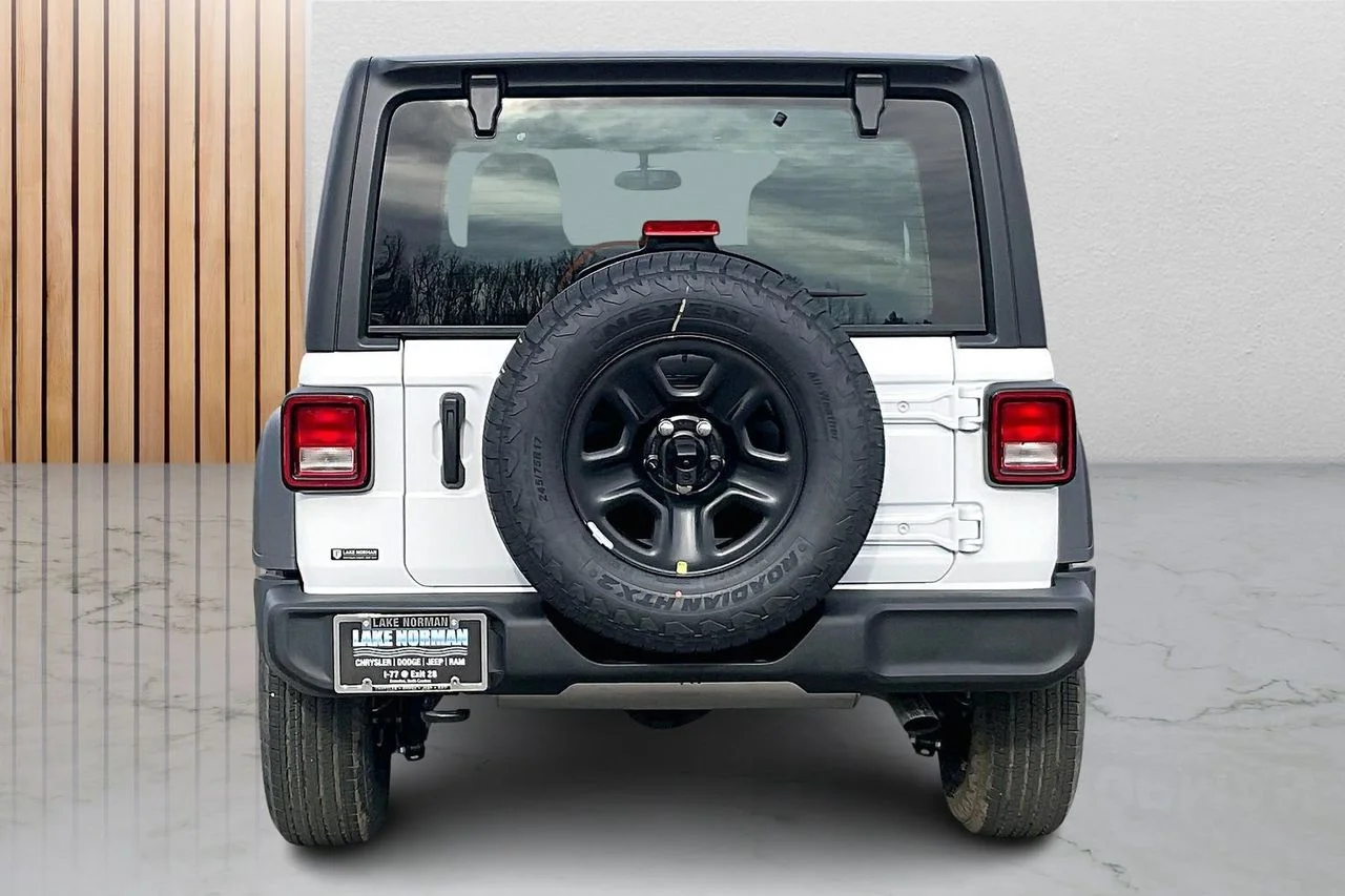 New 2026 Bright White Clear-Coat Exterior Paint Jeep Sport image 8