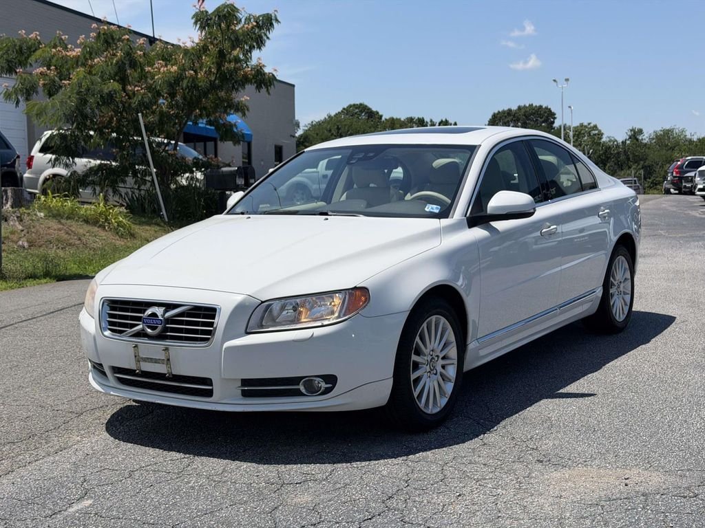 Used 2012 White Volvo 3.2 image 22