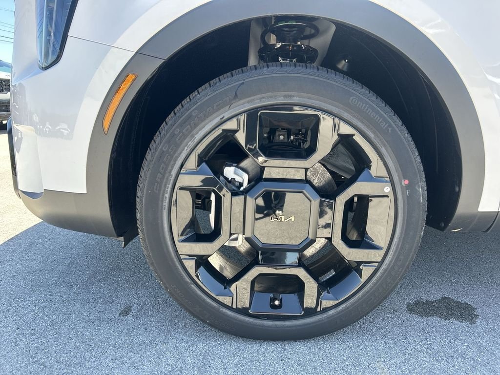 Certified Used 2026 White Kia X-Line EX image 16