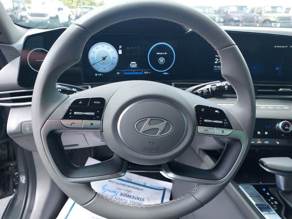 Used 2024 Gray Hyundai SEL image 17