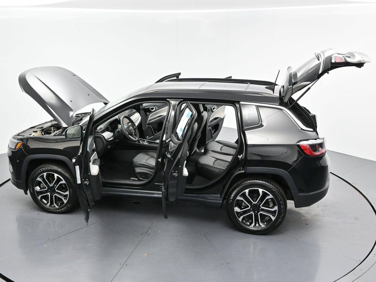Used 2023 Diamond Black Crystal Pearlcoat Jeep Limited image 43