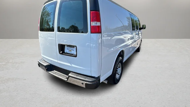 Used 2022 SUMMIT WHITE Chevrolet RWD 3500 Extended Wheelbase WT image 48
