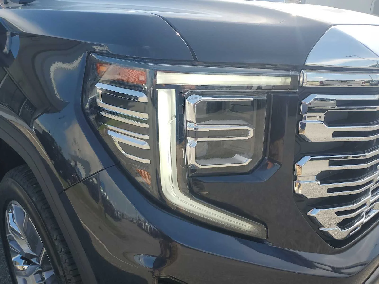 Used 2025 Titanium Rush Metallic GMC Denali image 12