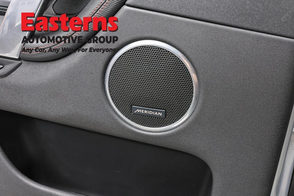 Used 2021 Gray Land Rover SE R-Dynamic image 22