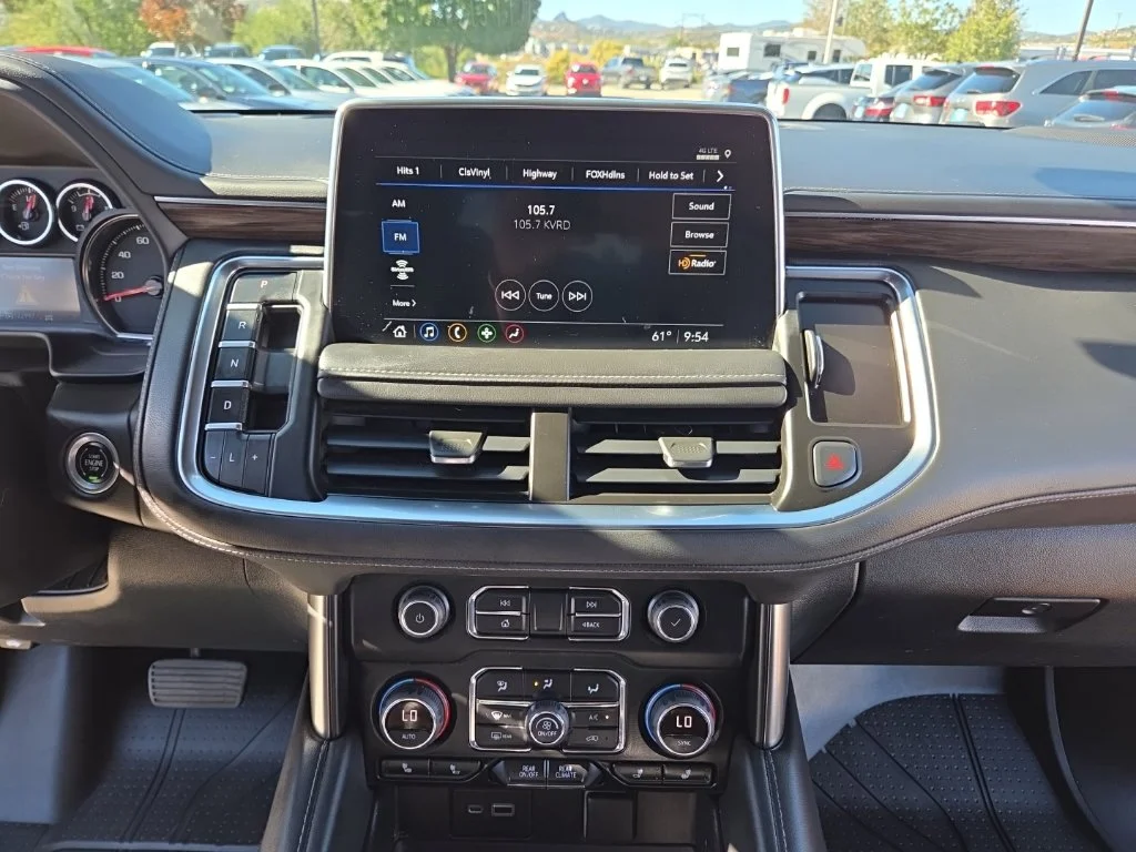 Used 2021 Gray Chevrolet Z71 image 29