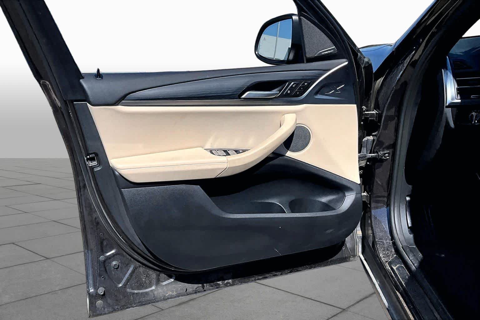 Used 2024 Dark Graphite Metallic BMW xDrive30i image 19