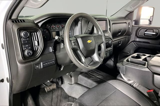 Used 2023 White Chevrolet Custom image 16