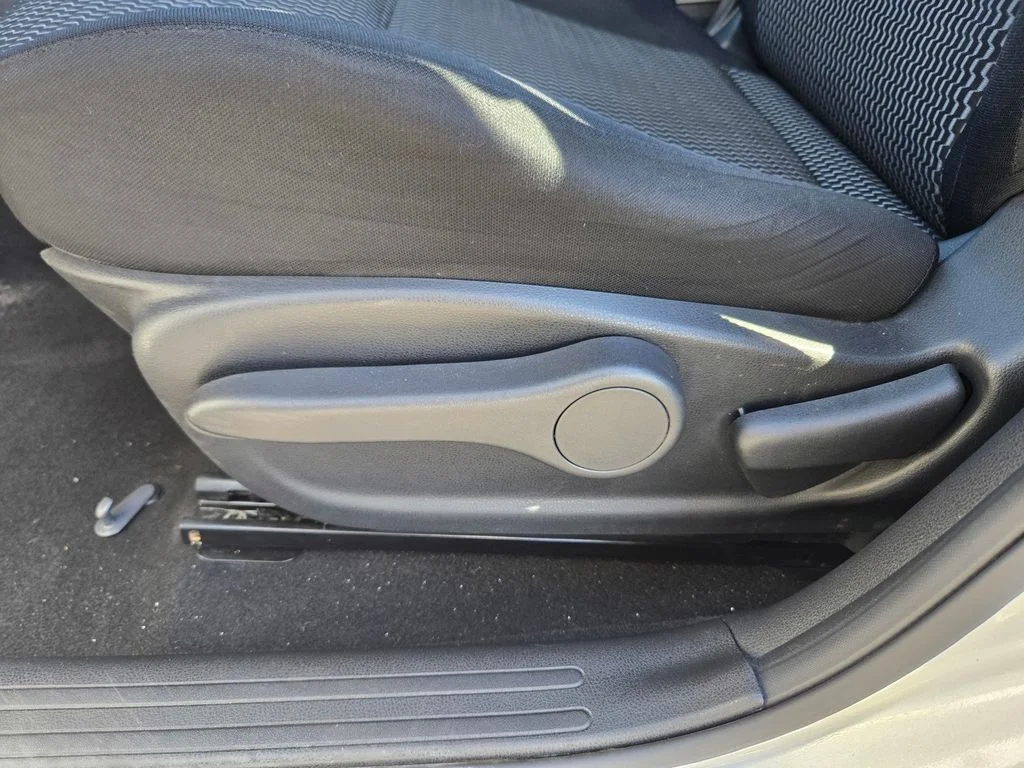 Used 2016 Silver Nissan S image 14