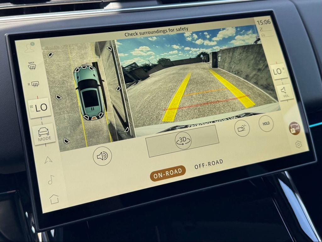 New 2026 Fuji White Land Rover Dynamic SE image 25