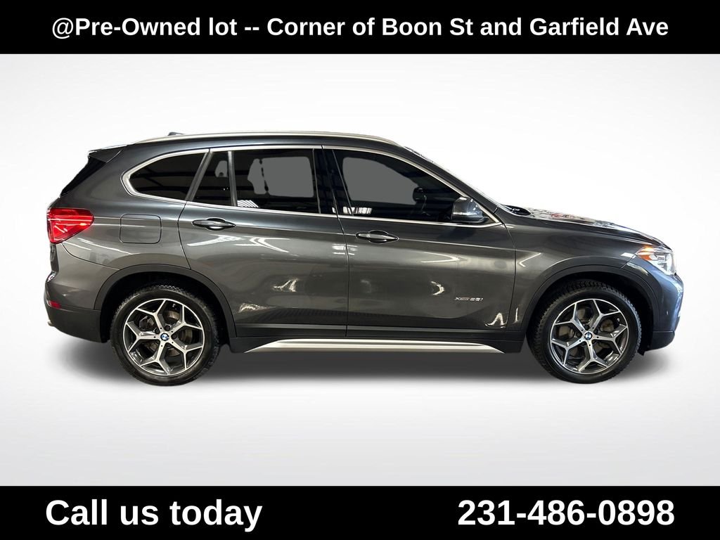 Used 2018 Gray BMW xDrive28i image 6