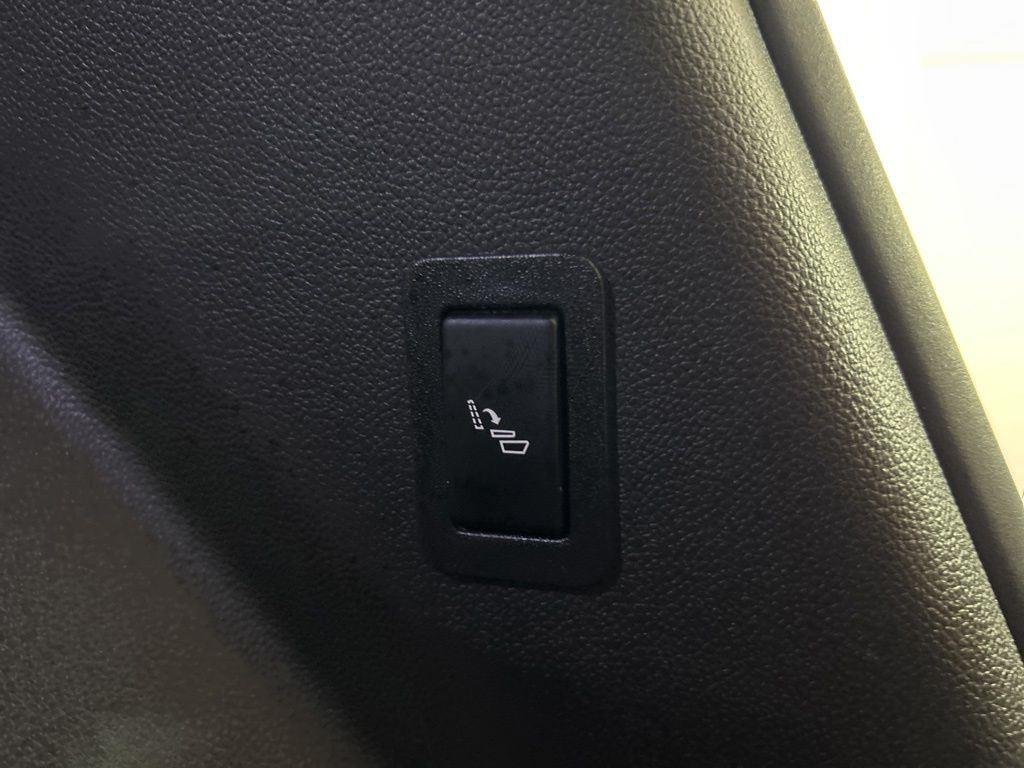 Used 2021 Onyx Black GMC Denali image 11
