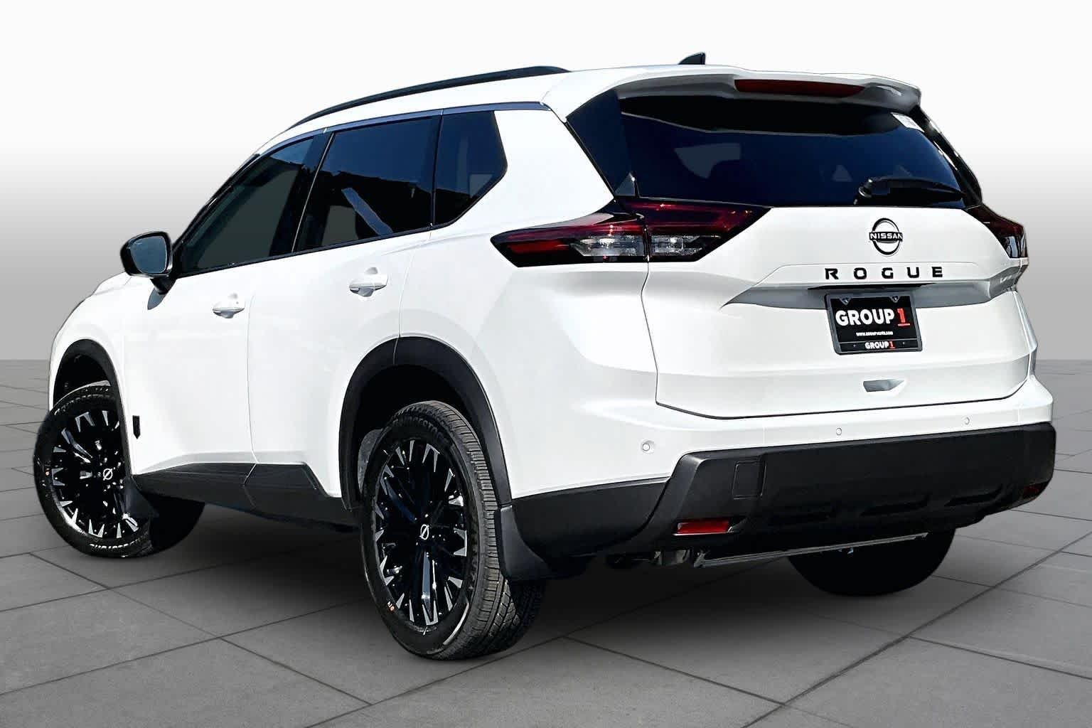 New 2026 Everest White Pearl Tricoat Nissan Dark Armor image 12