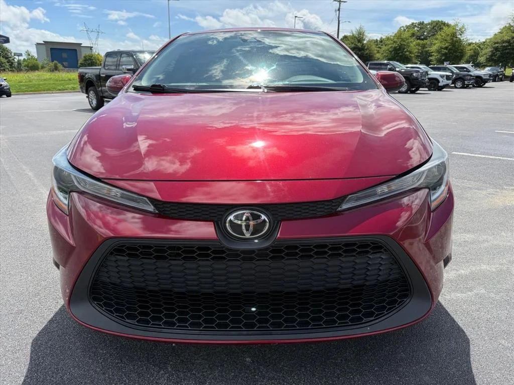 Used 2022 Red Toyota LE image 8