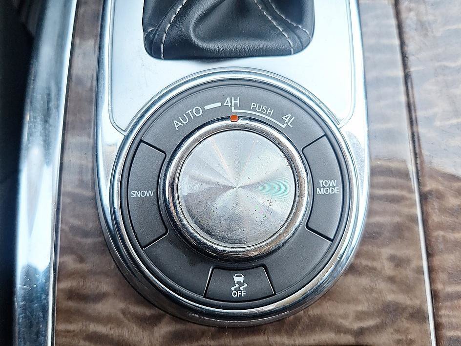 Used 2020 Brilliant Silver Metallic Nissan SV image 33