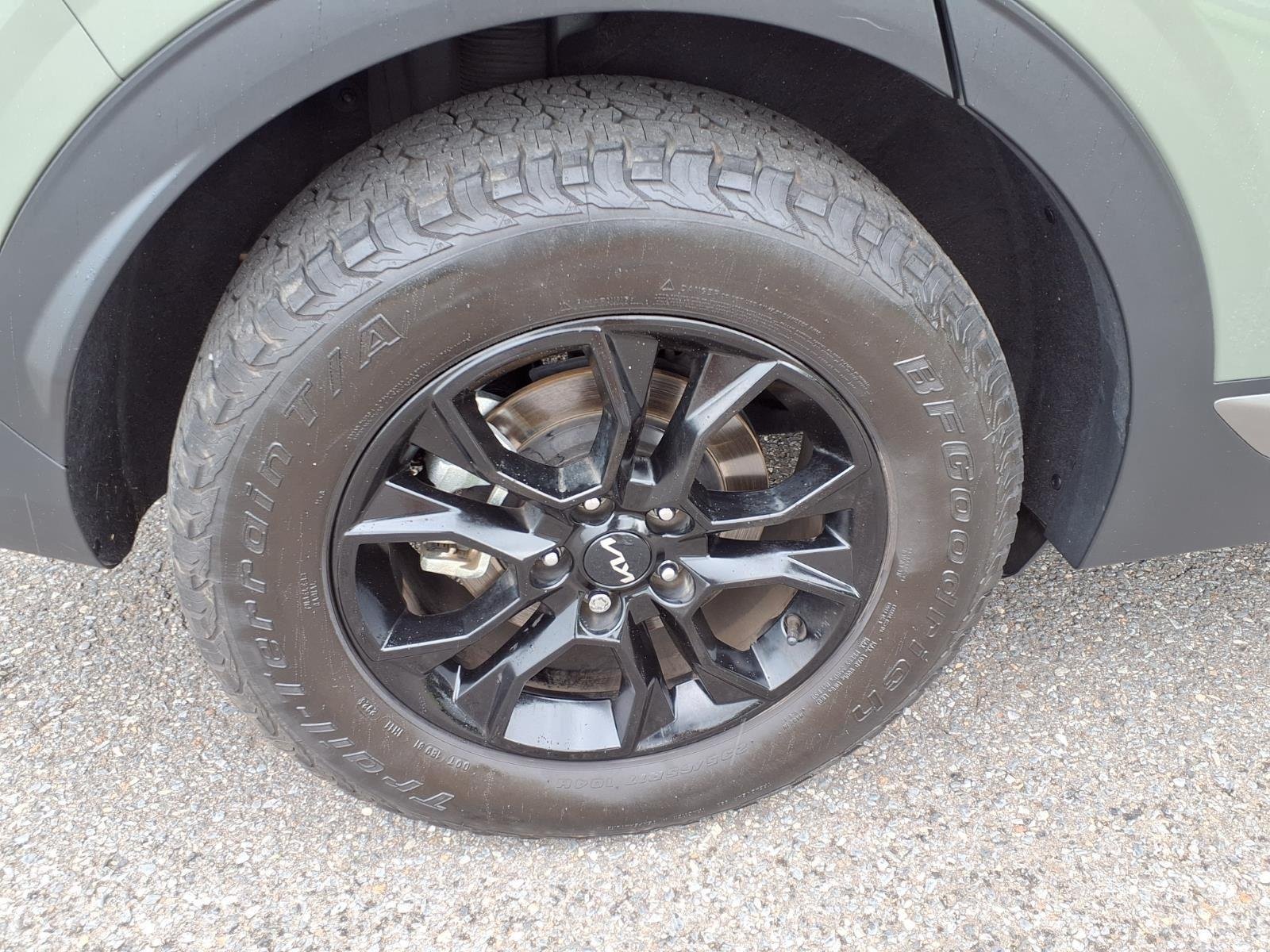 Used 2024 Jungle Green/Ebony Black Roof Kia X-Pro Prestige image 13
