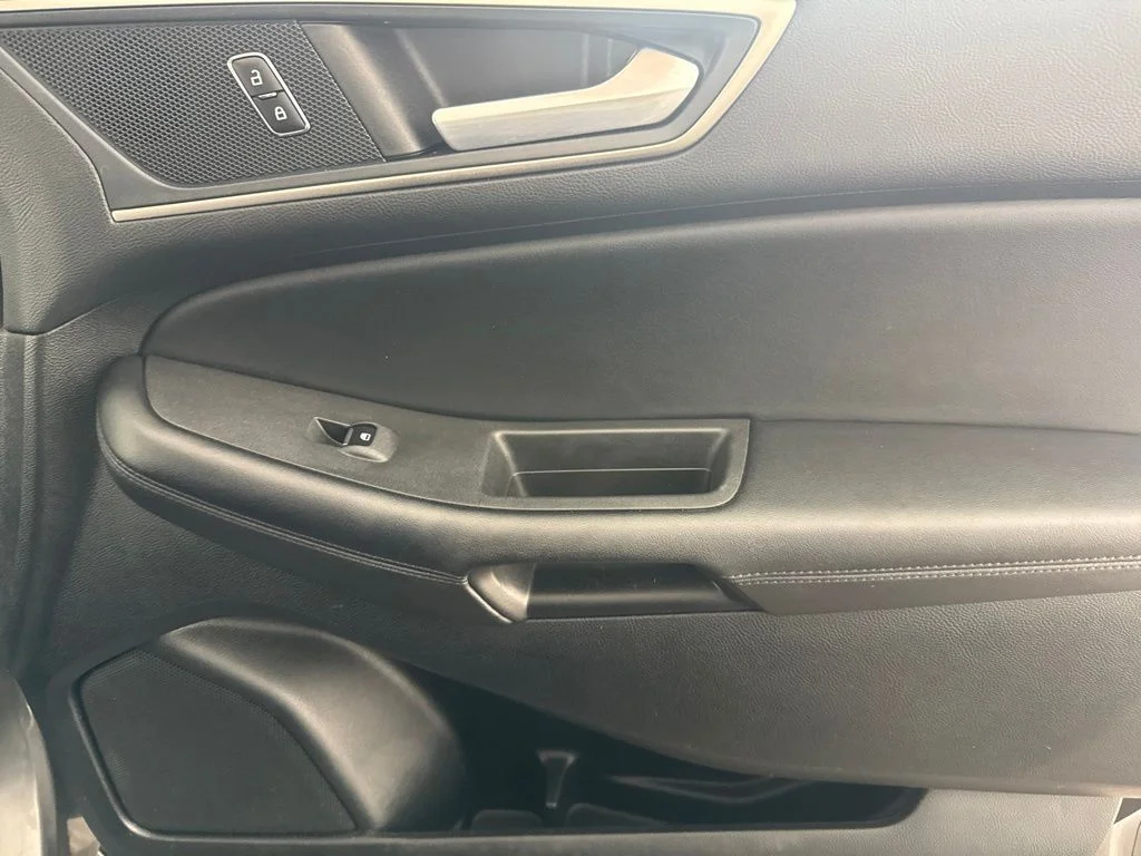 Used 2023 Gray Ford SEL image 21