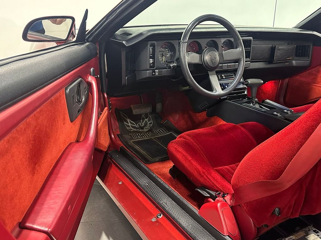Used 1987 Red Pontiac  image 59