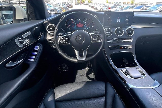 Certified Used 2022  Mercedes-Benz GLC 300 image 4