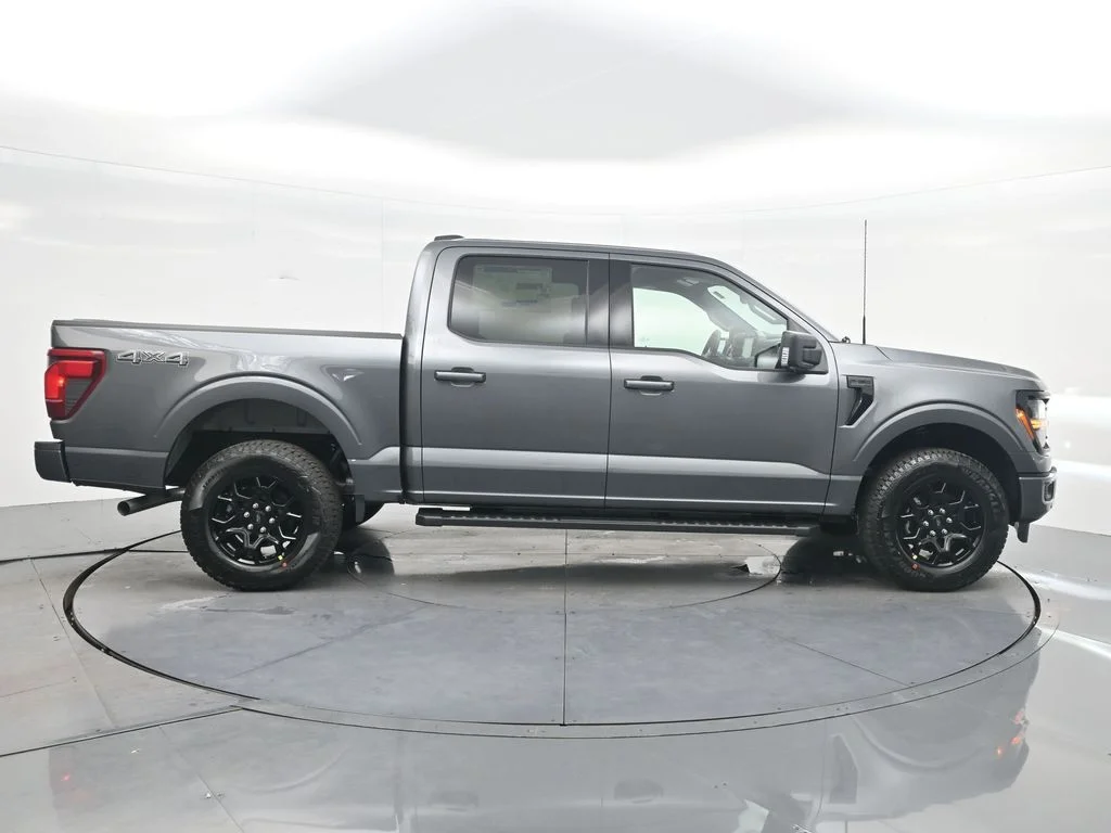 New 2026 Carbonized Gray Metallic Ford XLT image 6