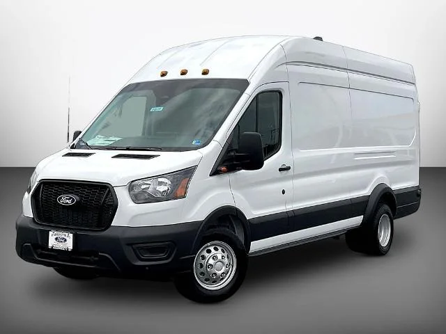 New 2026 Oxford White Ford Cargo Van image 36