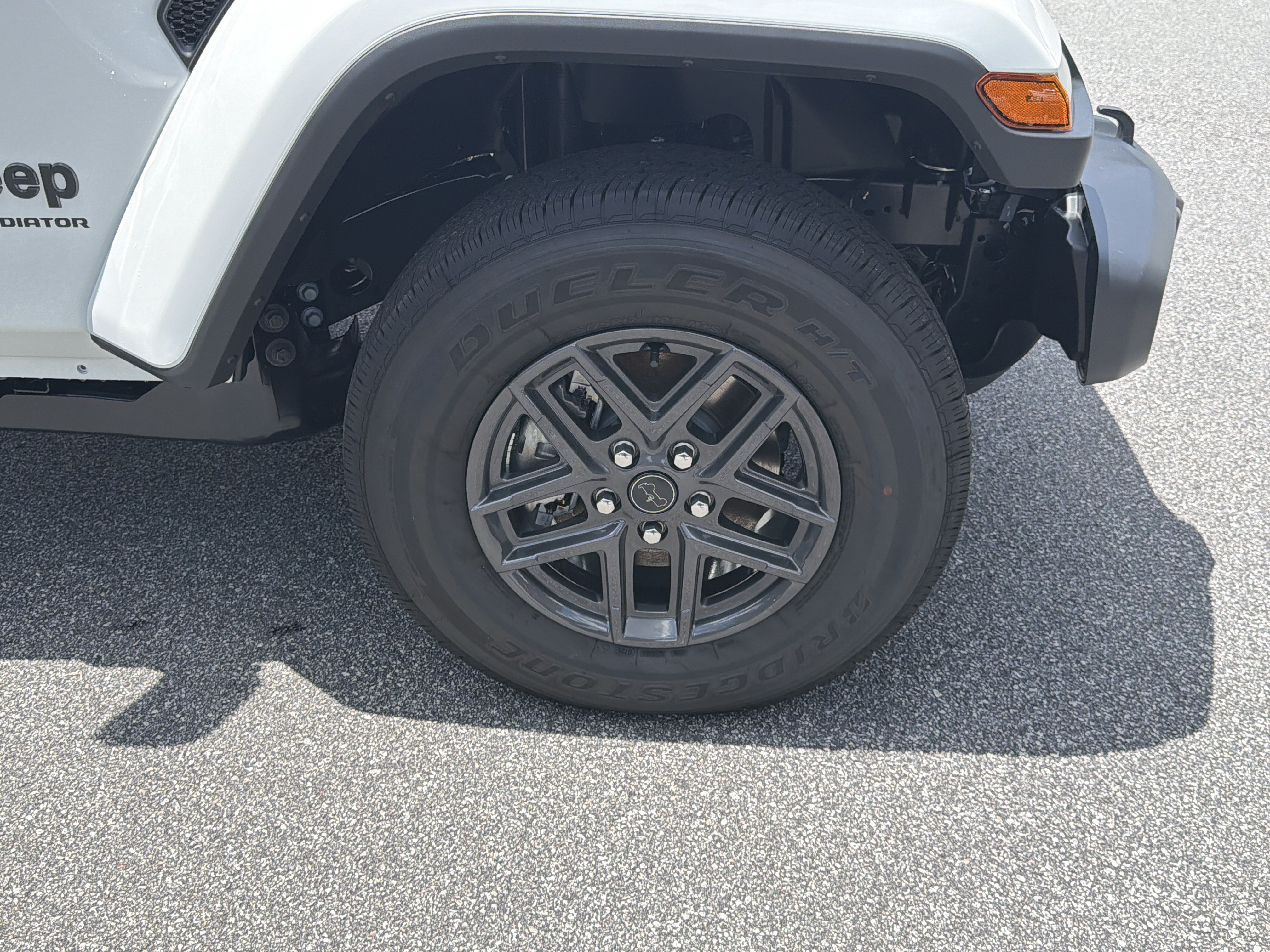 New 2026 Bright White Clear-Coat Exterior Paint Jeep Sport S image 14