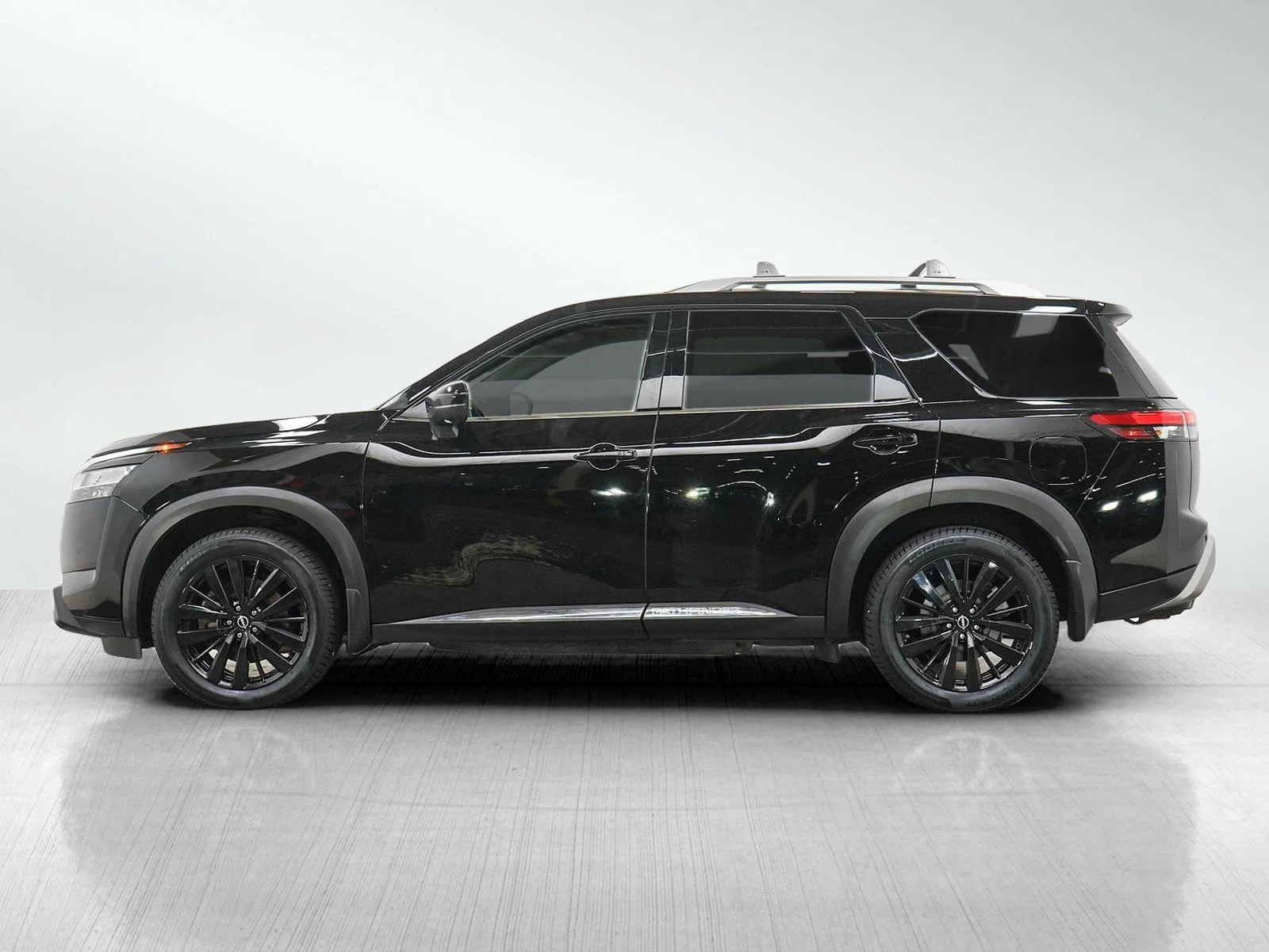 Used 2022 Nissan Pathfinder Platinum with VIN 5N1DR3DK6NC264832 for sale in Burnsville, Minnesota