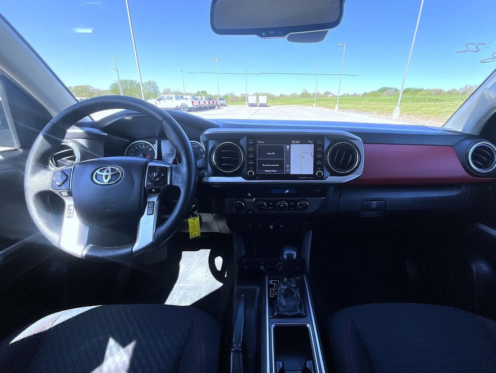 Used 2022 White Toyota SR5 image 13