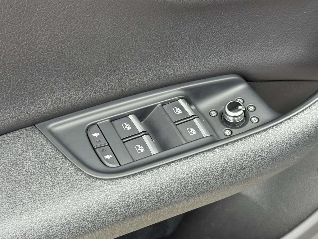 Used 2018  Audi 3.0T Prestige image 30